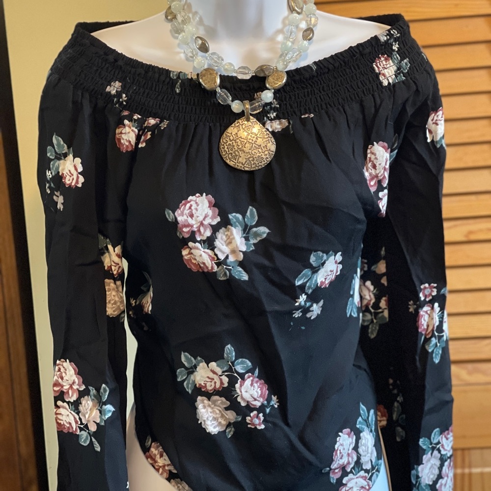 Bohemian style shirt with flowing sleeves